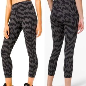 Lululemon Invigorate 25” Leggings, Voltage graphite grey black, size 6